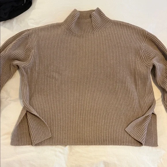 GAP Women’s Tan Thick Knit Ribbed Mockneck Sweater - size M - Picture 2 of 5